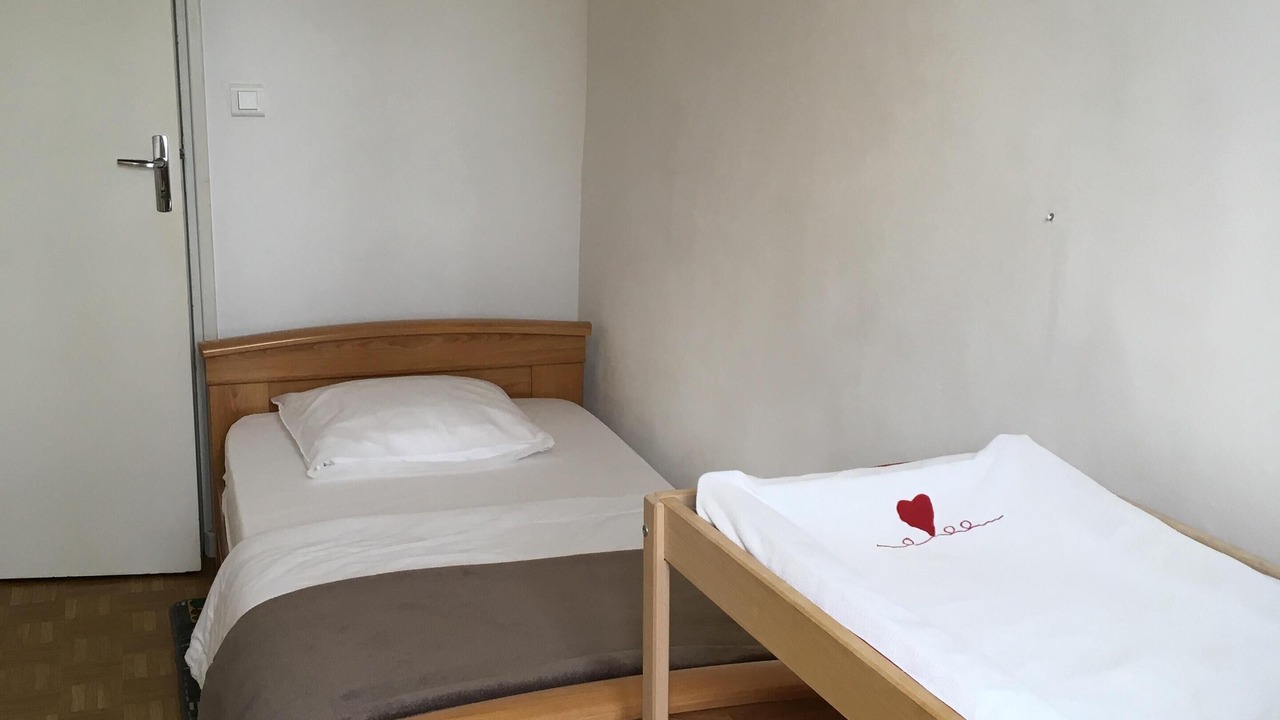 Photo of Bedroom in Castelnau-de-Montmiral