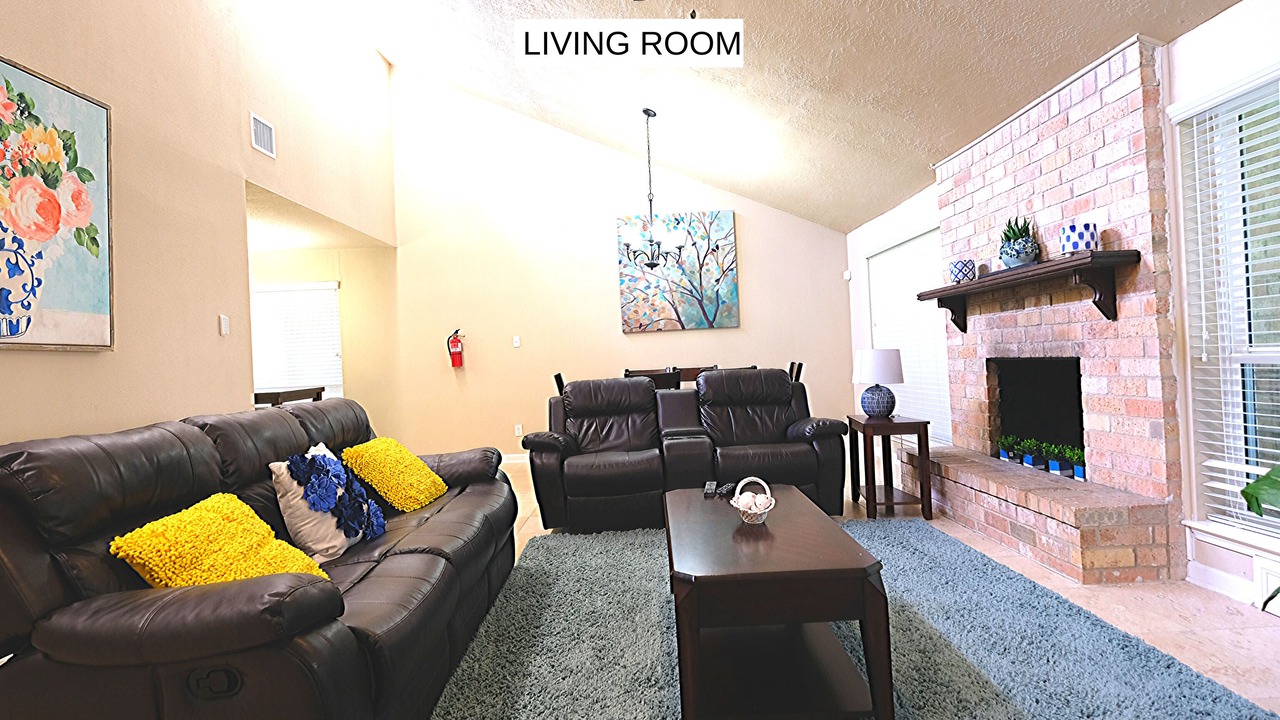Photo of Livingroom in Pecan Grove