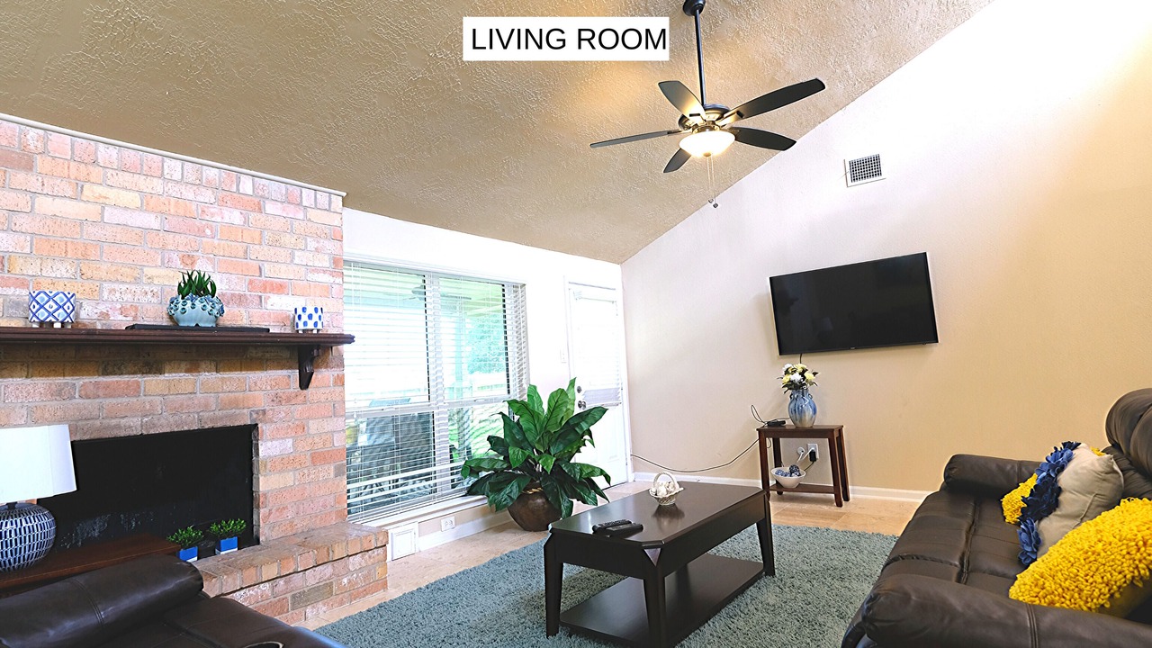 Photo of Livingroom in Pecan Grove