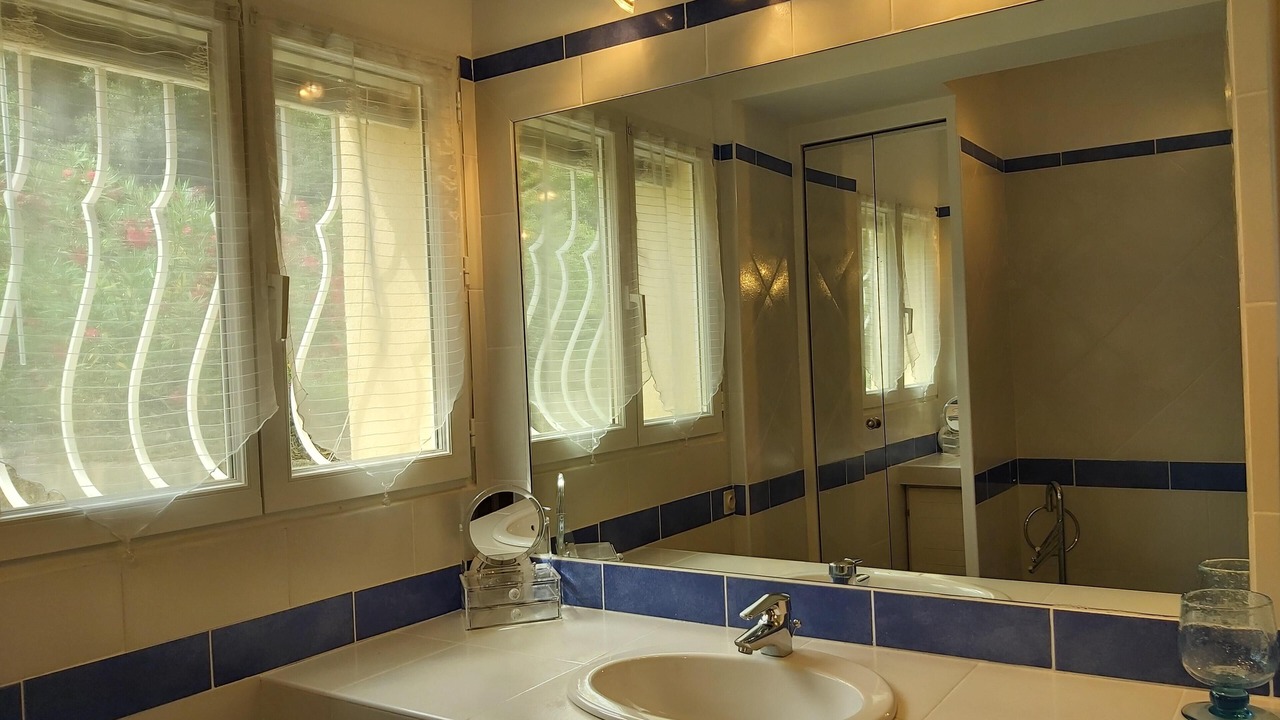 Photo of Bathroom in Banne
