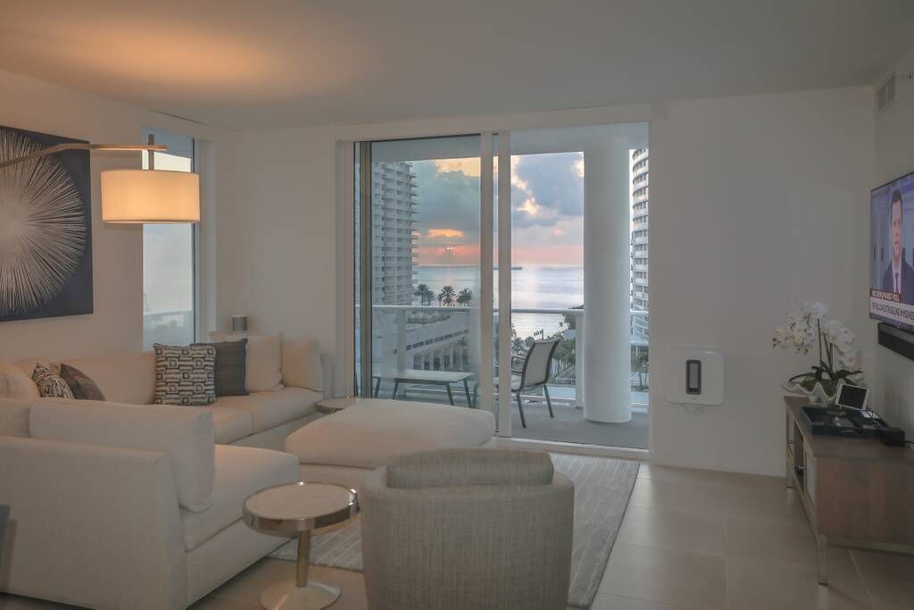 Photo of Livingroom in Central Beach