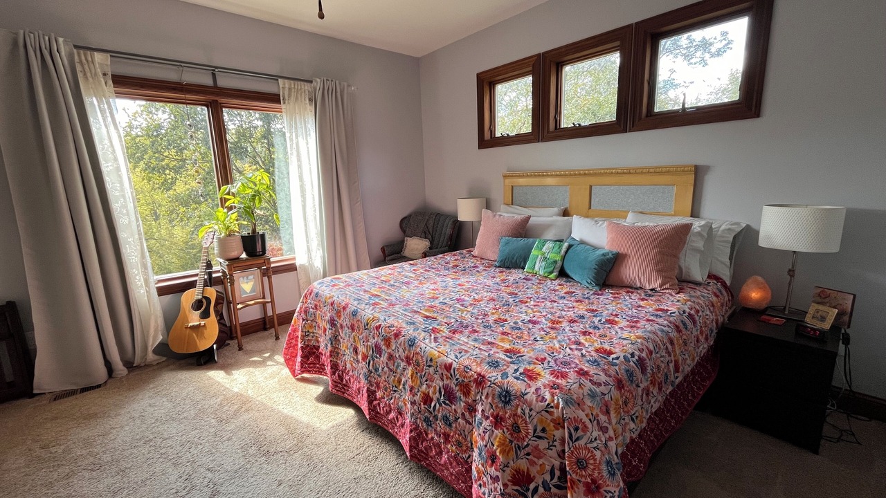 Photo of Bedroom in Winterset