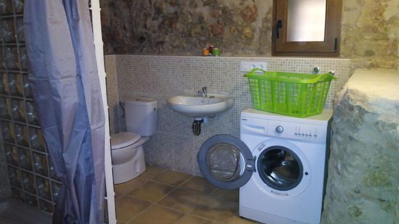 Photo of Bathroom in Albons