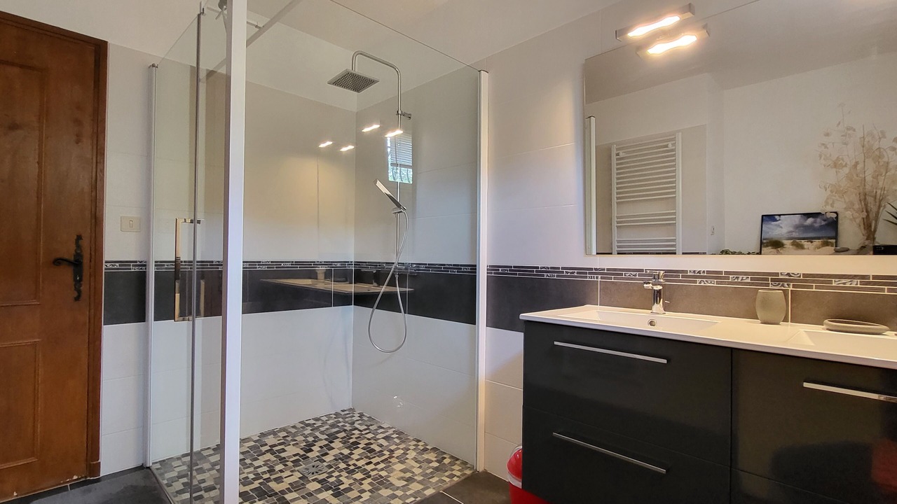 Photo of Bathroom in Joyeuse