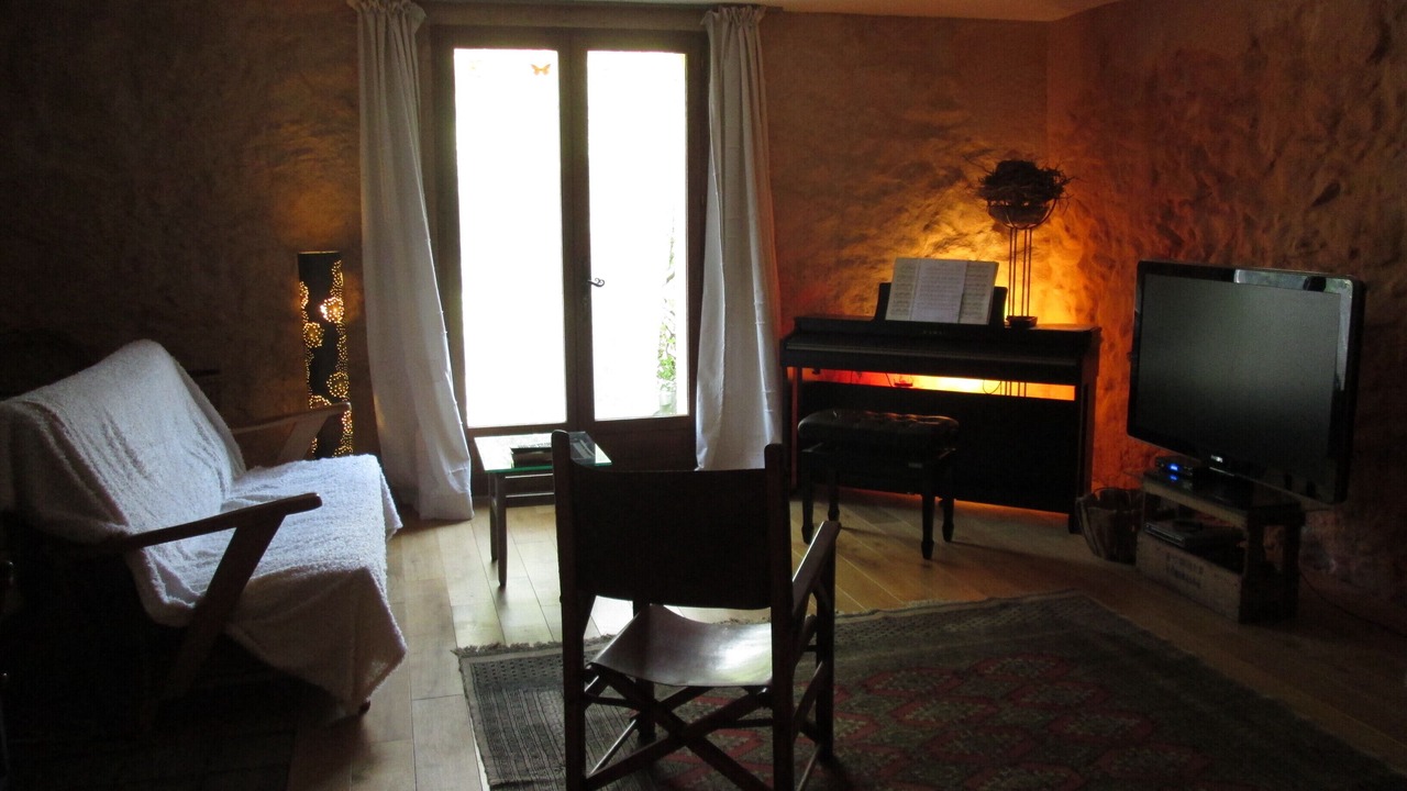 Photo of Livingroom in Saint-Just-et-le-Bezu