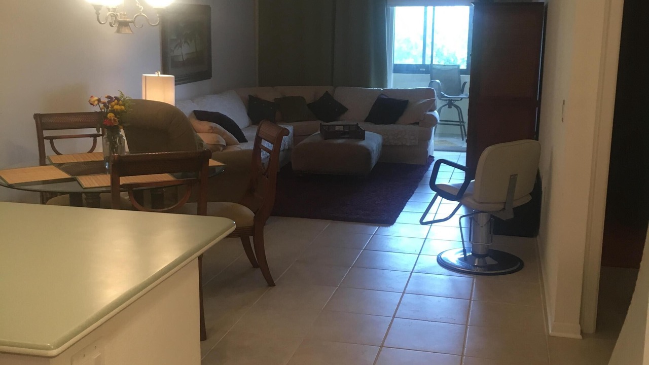 Photo of Livingroom in Capri Isle