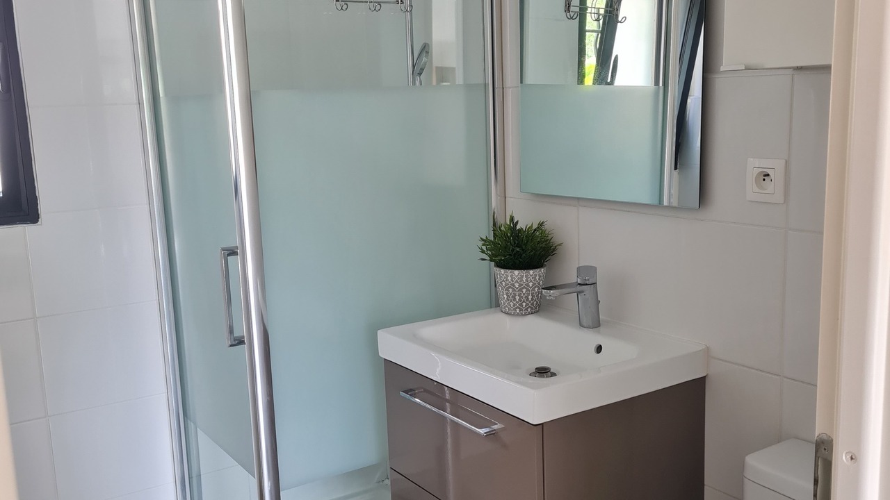 Photo of Bathroom in Bedarrides