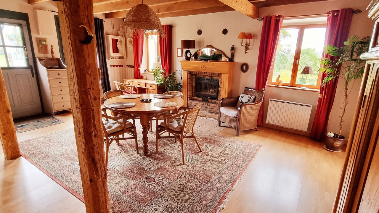 Photo of Others in Ferel