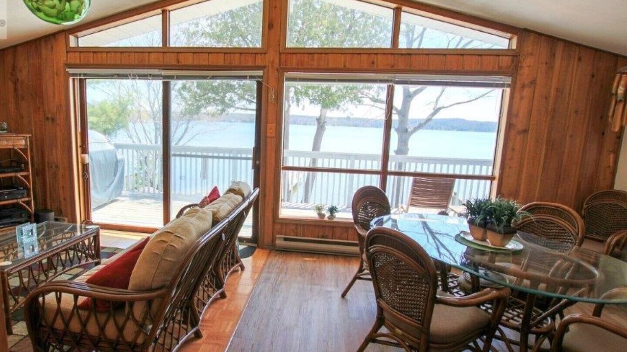 Photo of Livingroom in Springwater