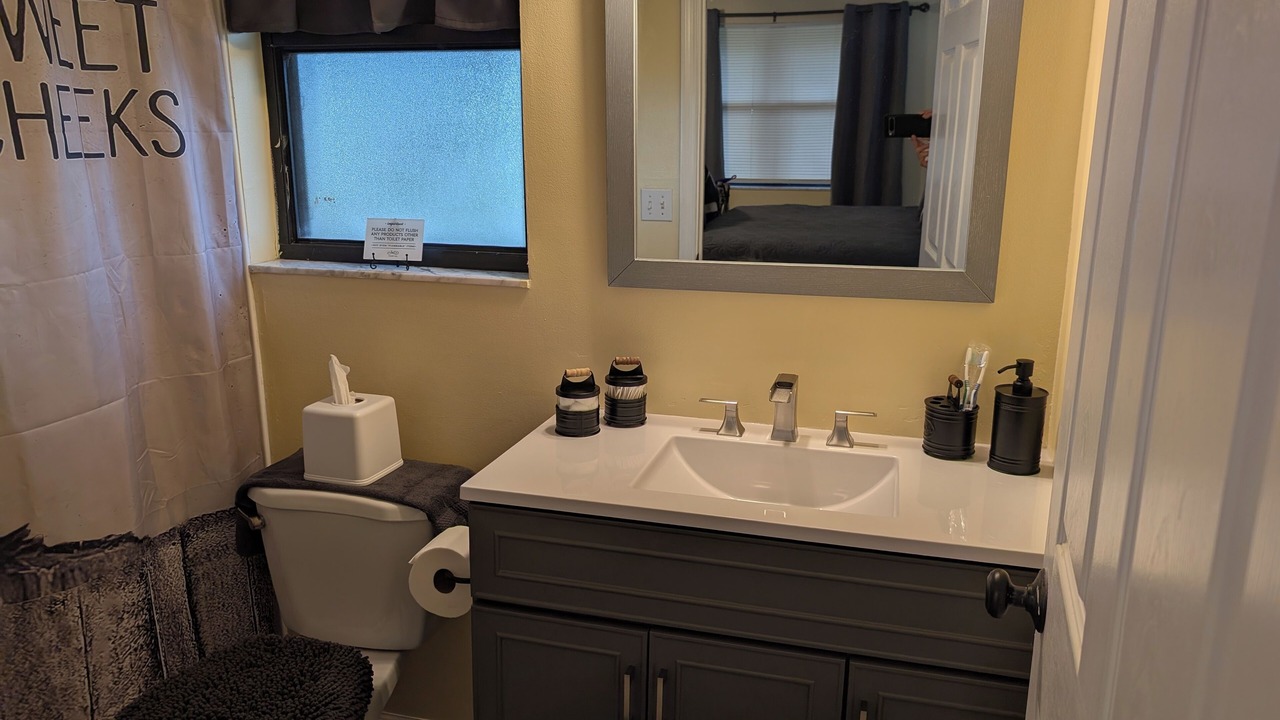 Photo of Bathroom in Loxahatchee