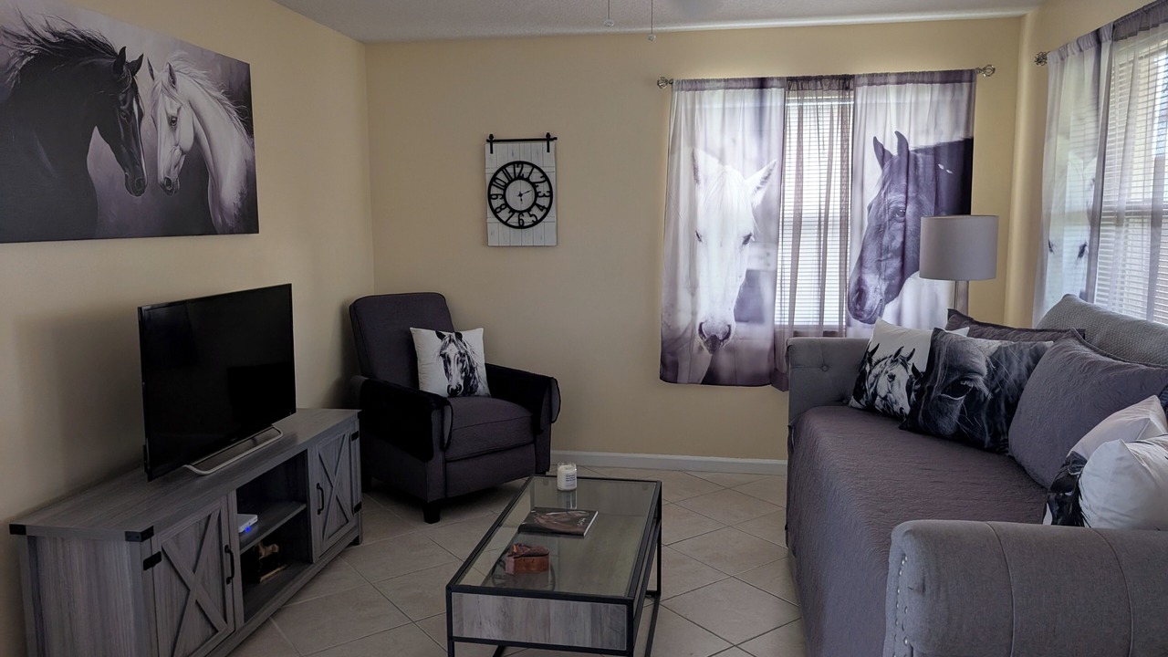 Photo of Livingroom in Loxahatchee