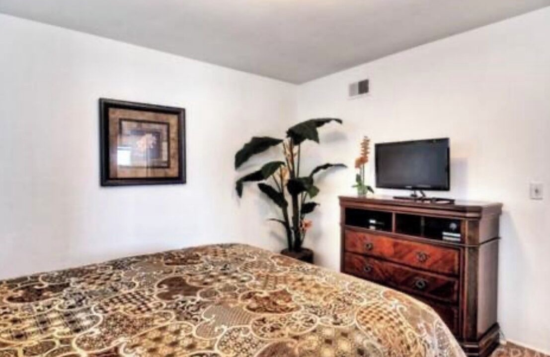 Photo of Bedroom in Anaheim Resort
