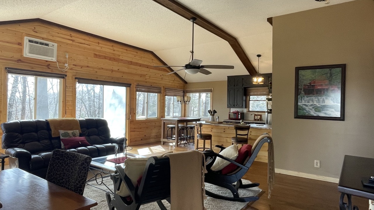 Photo of Livingroom in Cassville