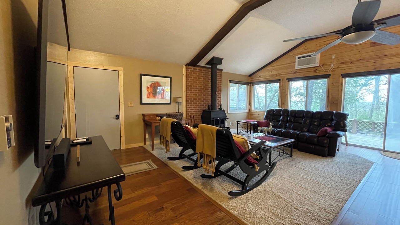 Photo of Livingroom in Cassville