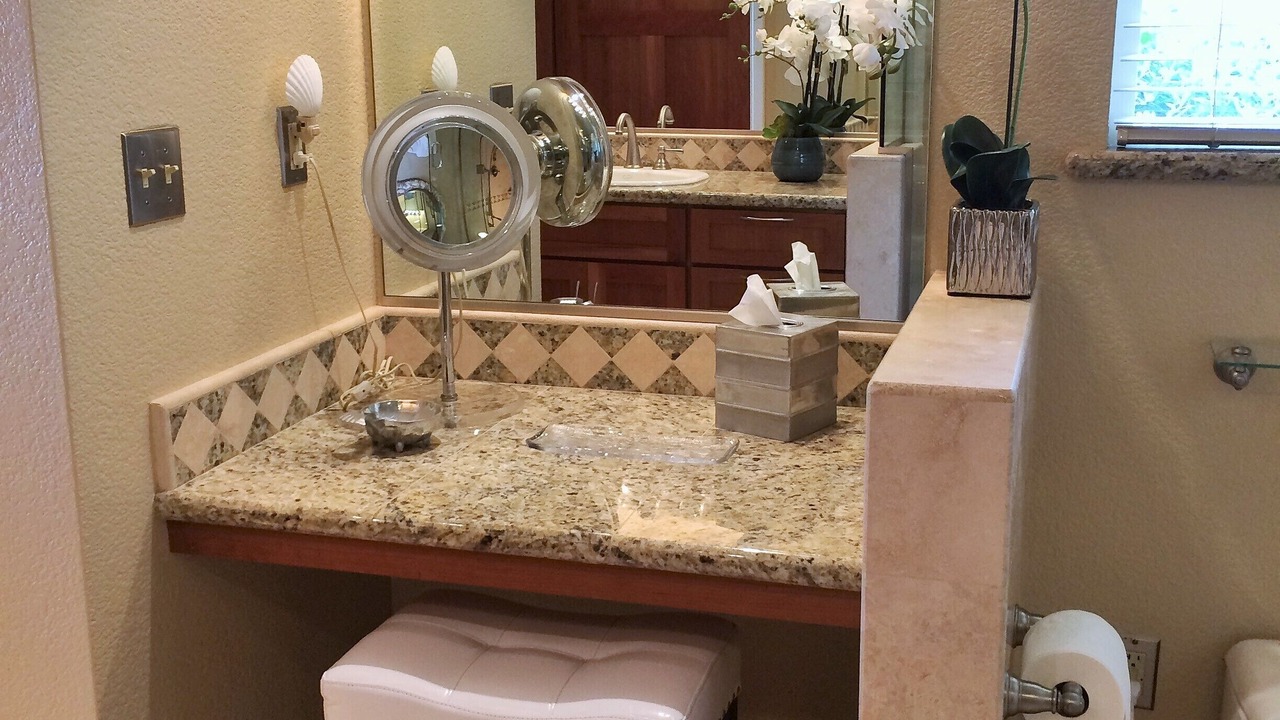 Photo of Bathroom in Harbor