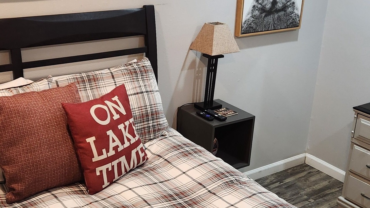 Photo of Bedroom in Pettit