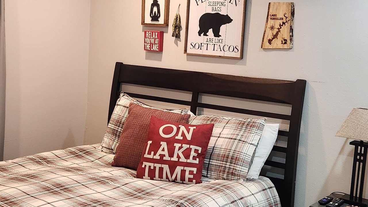 Photo of Bedroom in Pettit