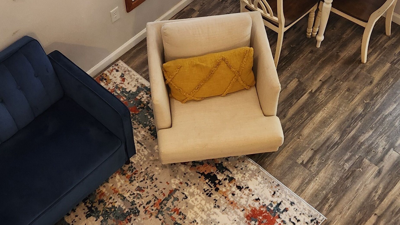 Photo of Livingroom in Pettit