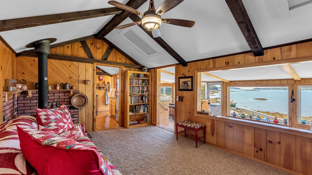 Photo of Livingroom in Steuben