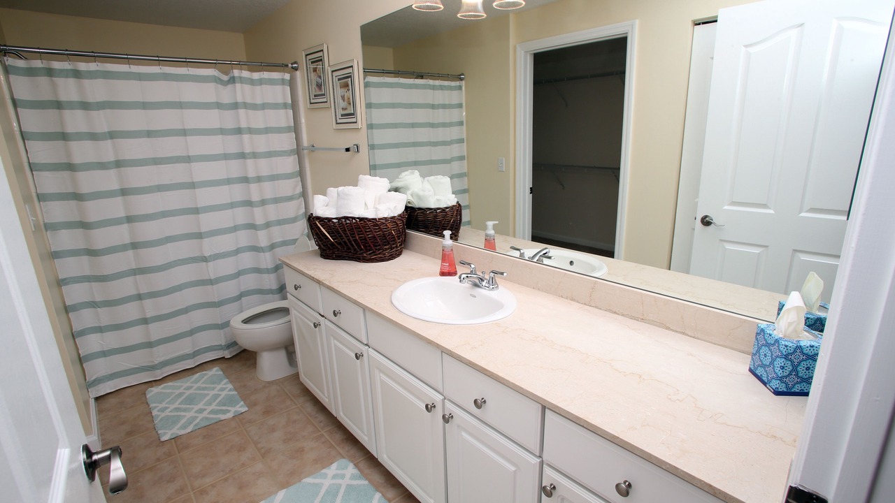Photo of Bathroom in Abacoa