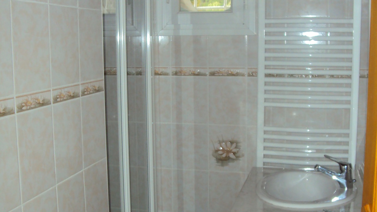 Photo of Bathroom in Campan