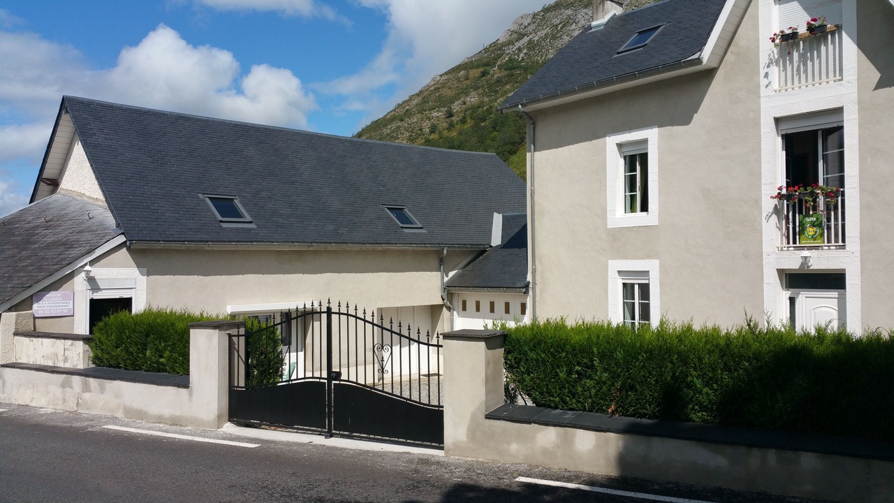 Photo of Outdoor in Campan