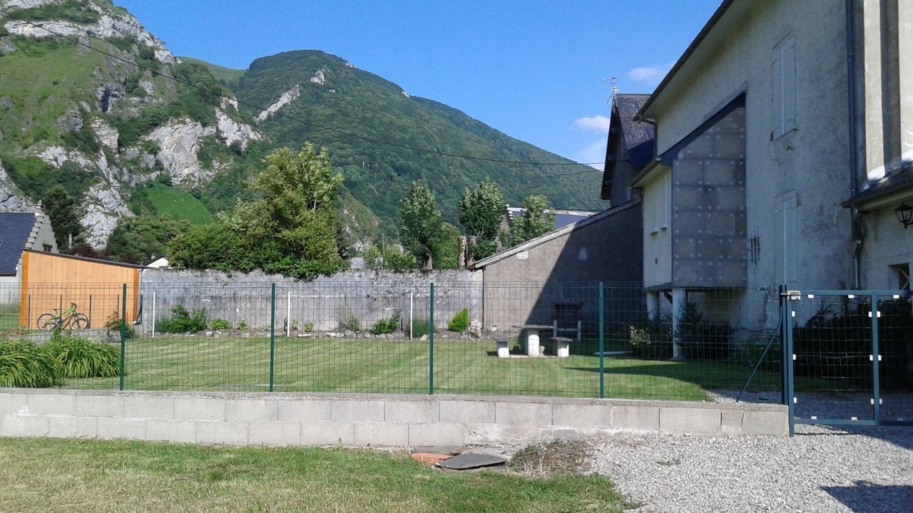 Photo of Outdoor in Campan
