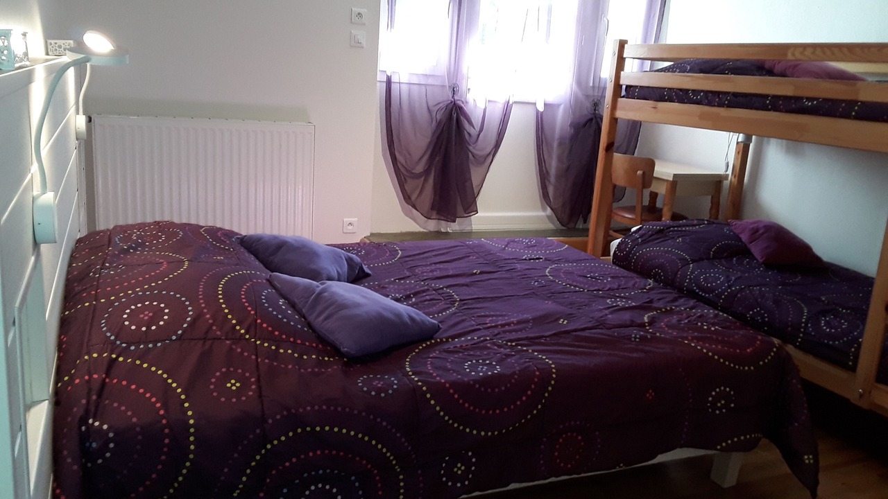 Photo of Bedroom in Campan