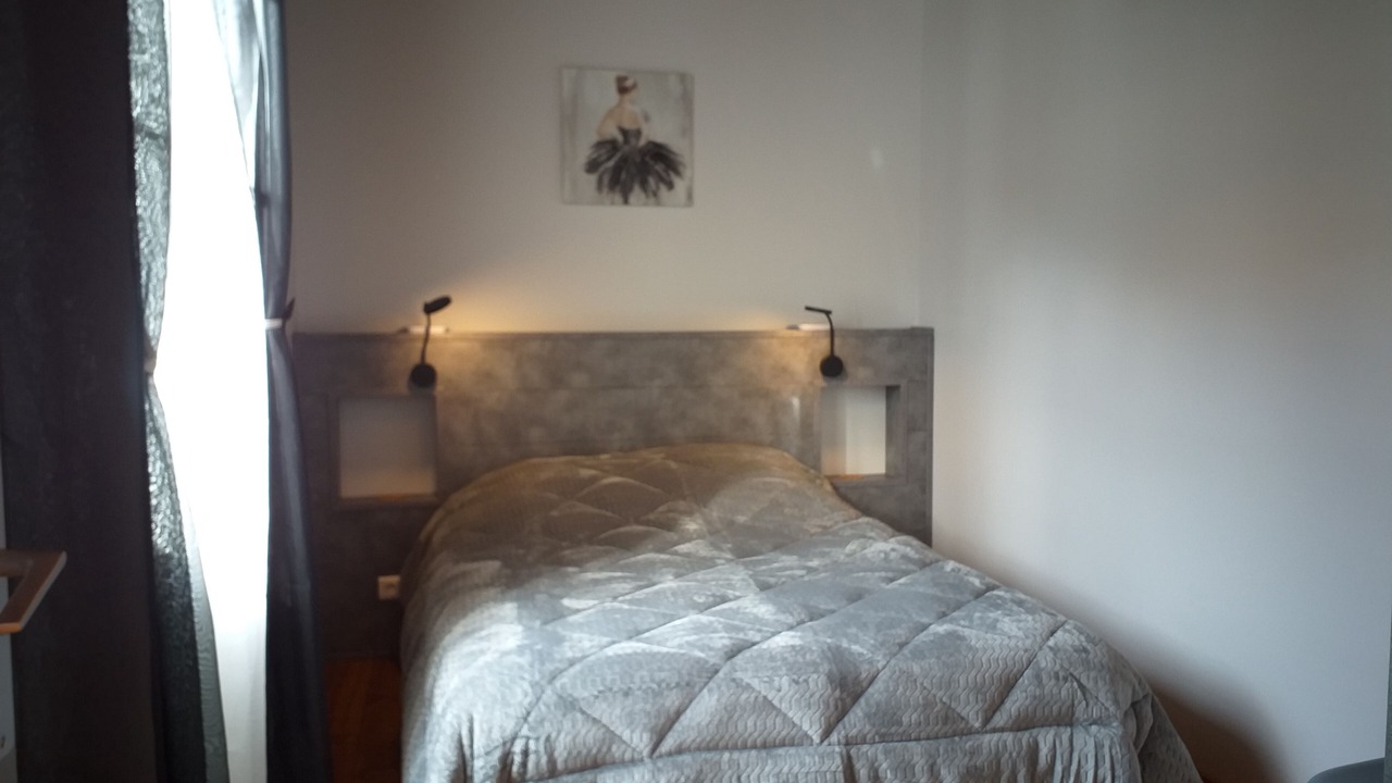 Photo of Bedroom in Campan