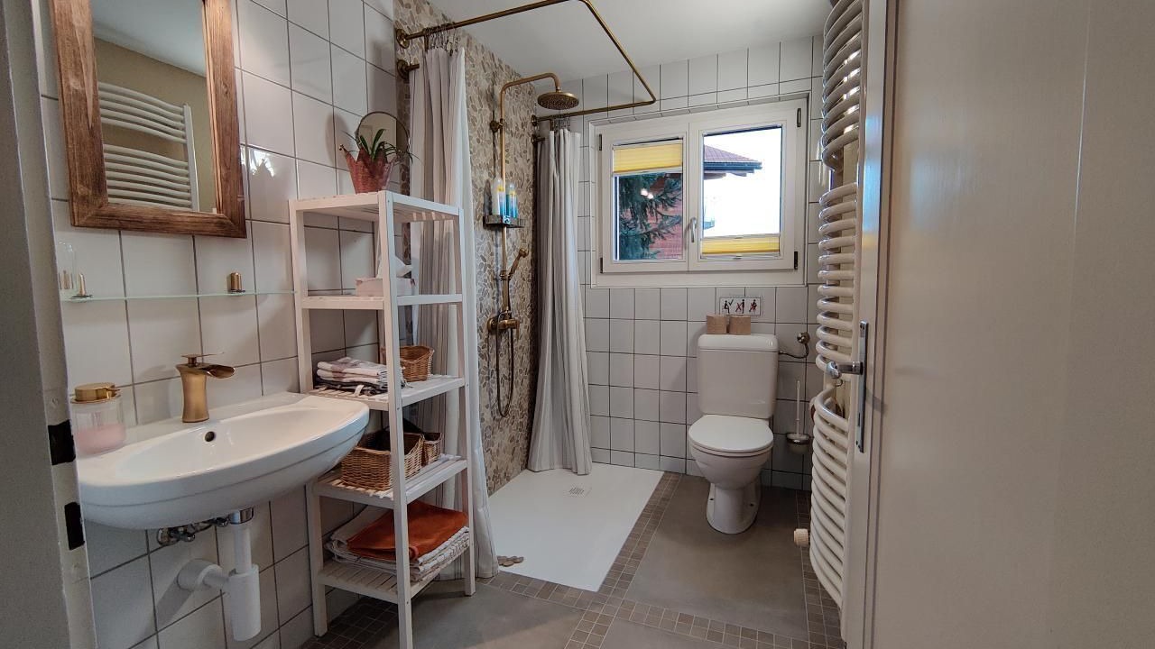 Photo of Bathroom in Aeschi bei Spiez