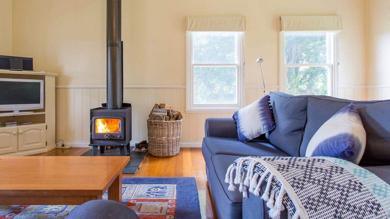 Photo of Livingroom in Red Hill South