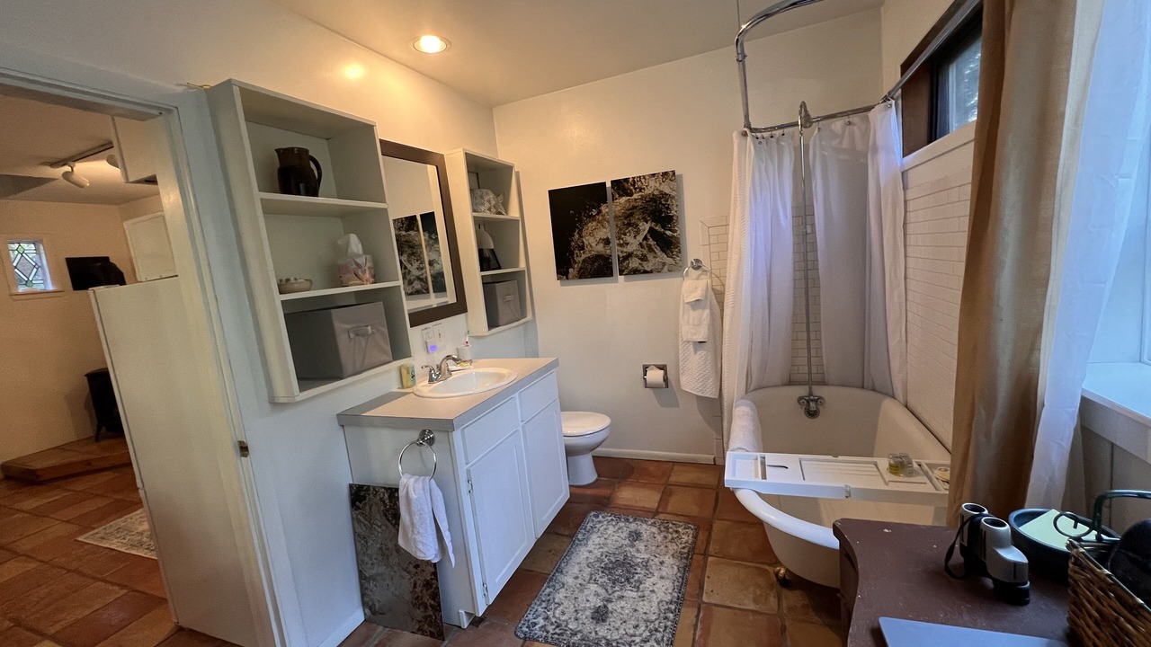 Photo of Bathroom in Greenbank