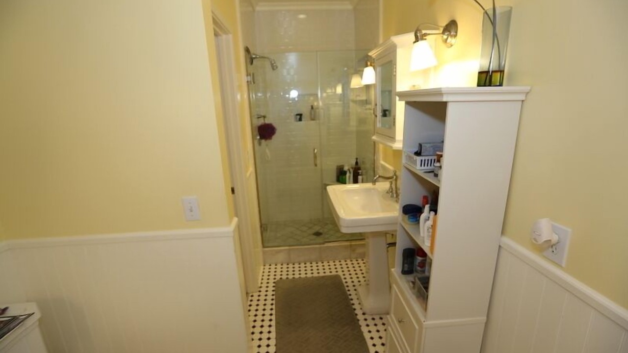 Photo of Bathroom in Old Mountain View
