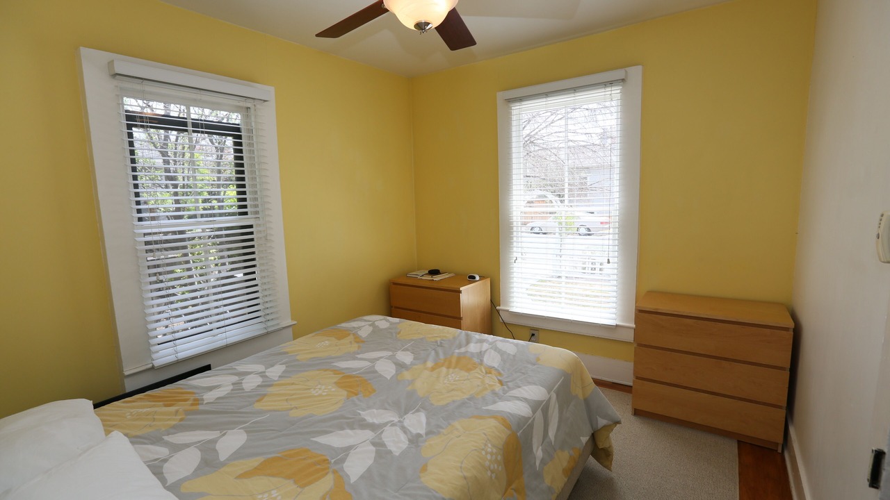 Photo of Bedroom in Old Mountain View