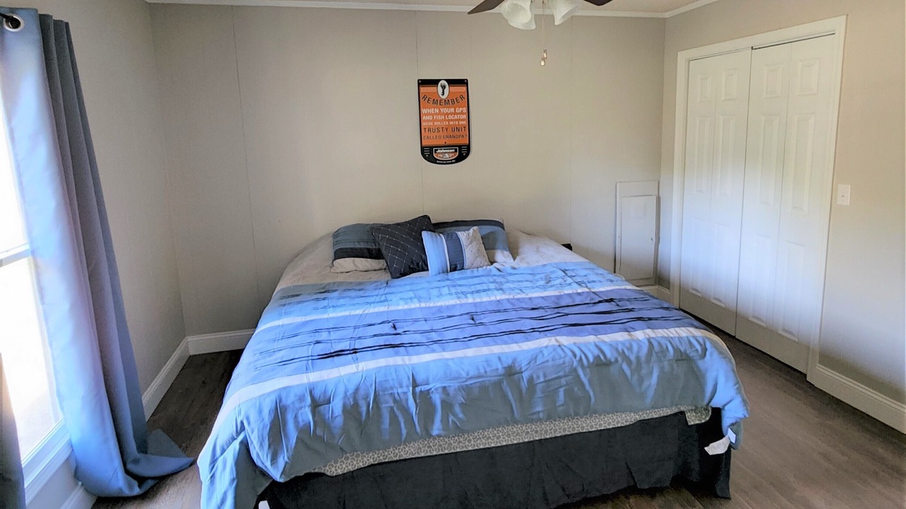 Photo of Bedroom in Springville