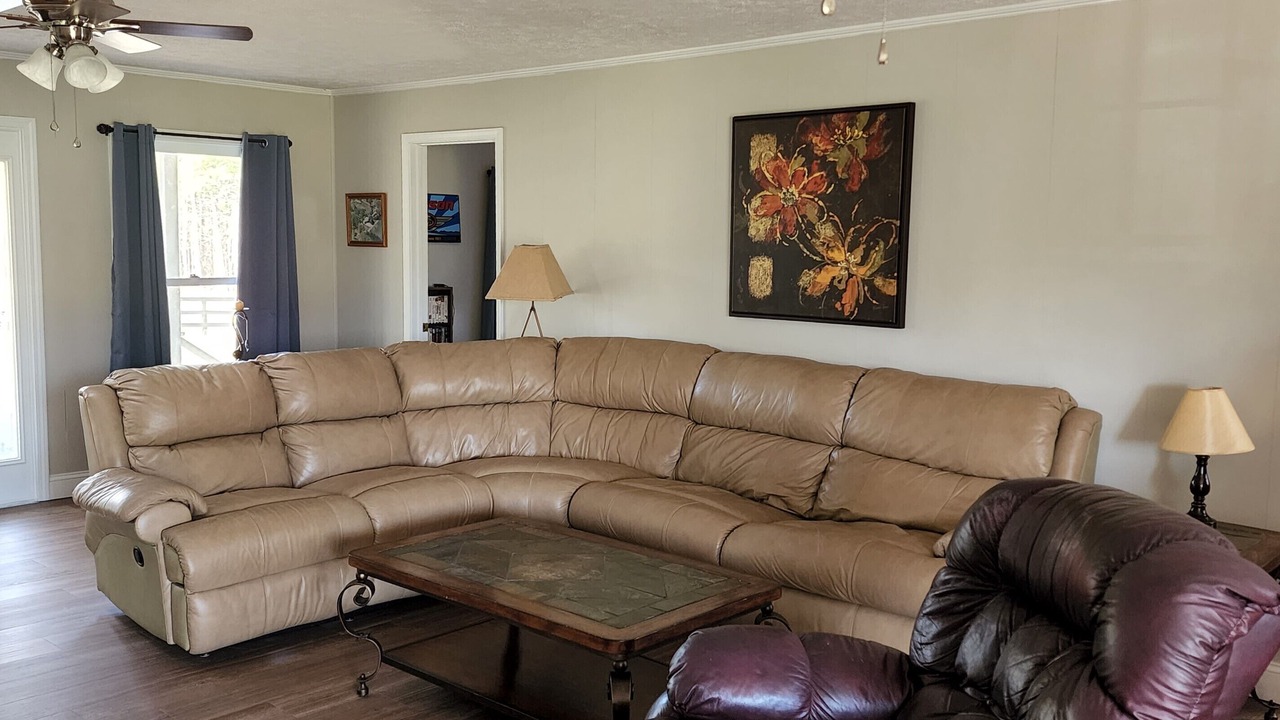 Photo of Livingroom in Springville