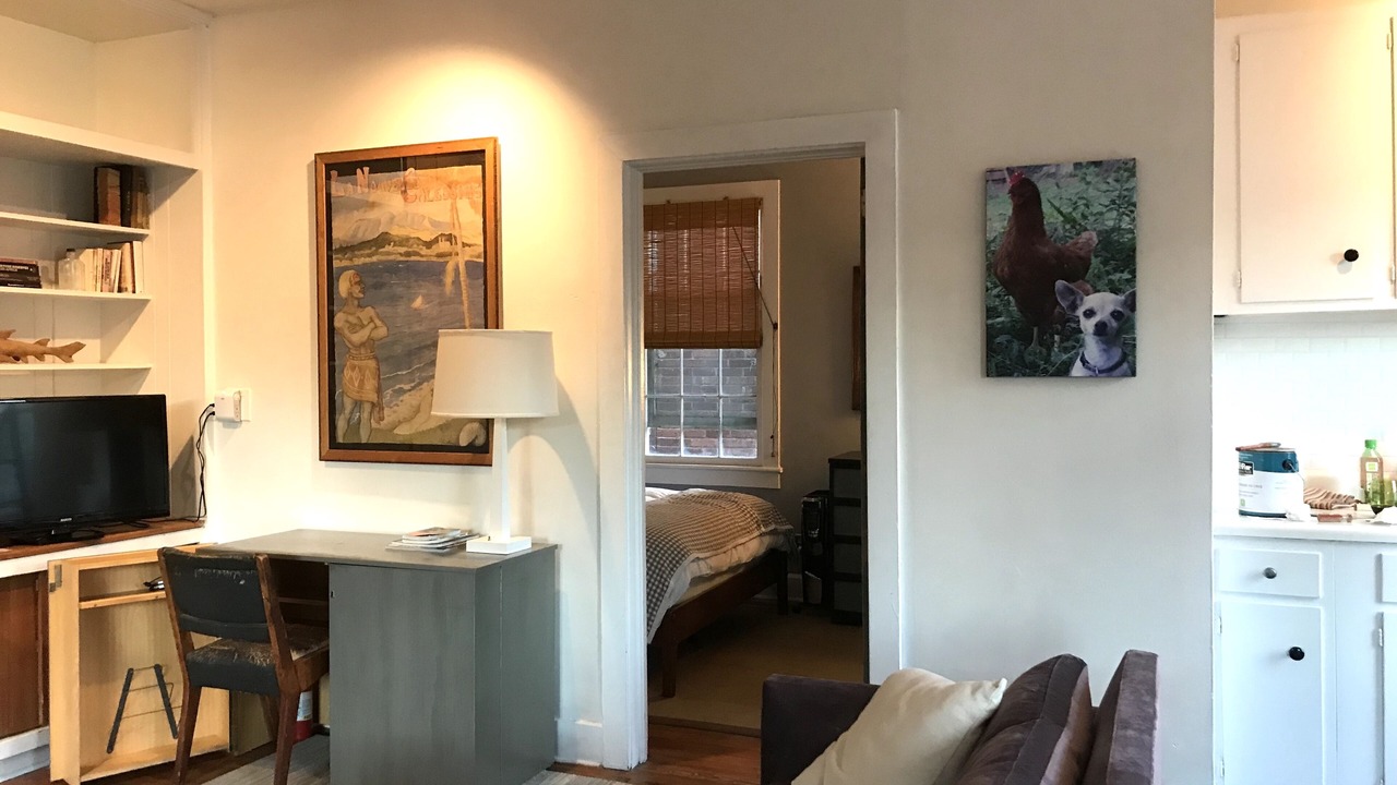 Photo of Livingroom in Thomas Square
