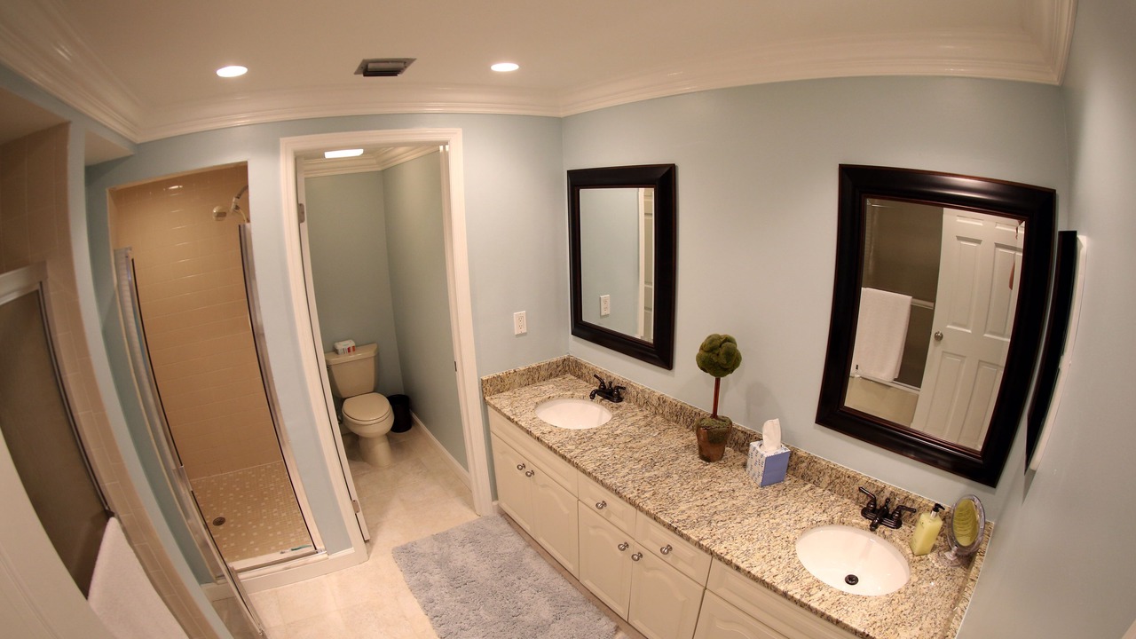 Photo of Bathroom in Hunt Club