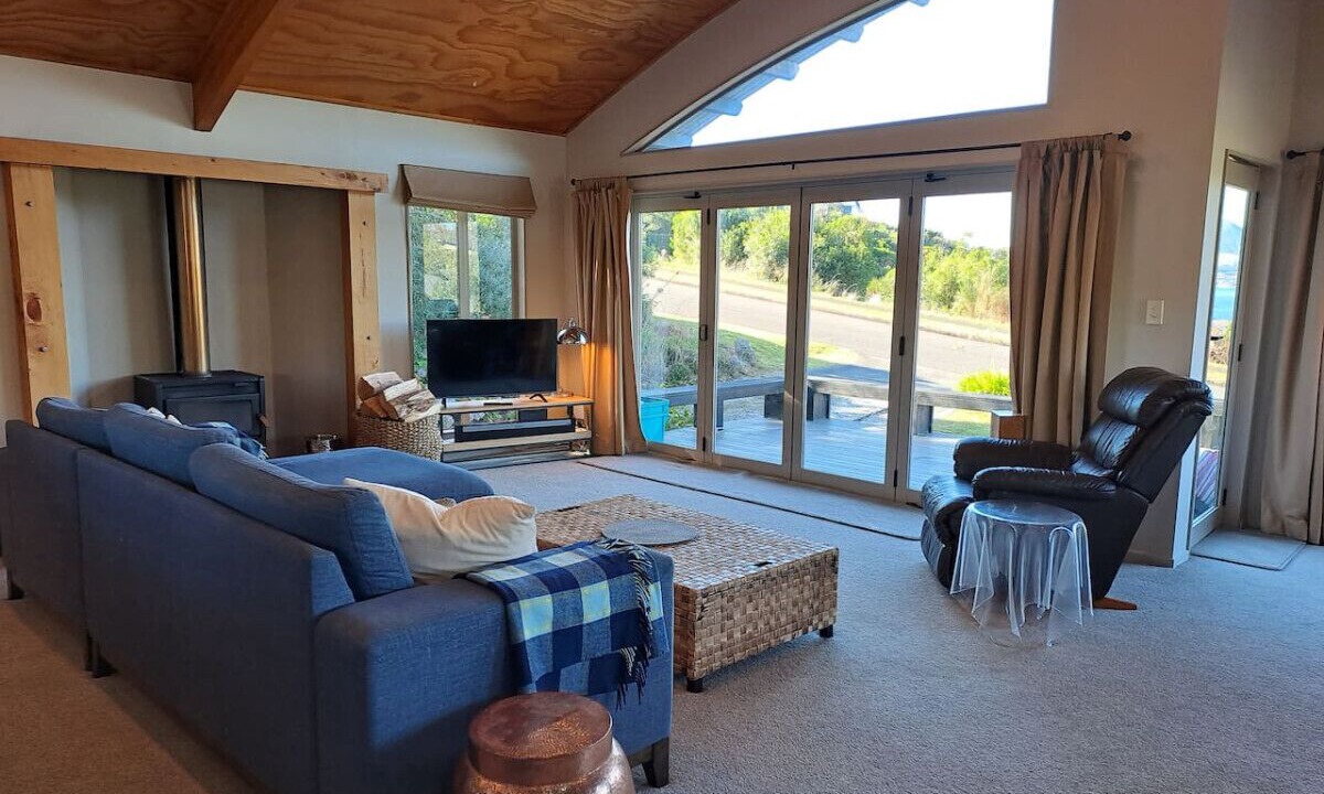 Photo of Livingroom in Acacia Bay