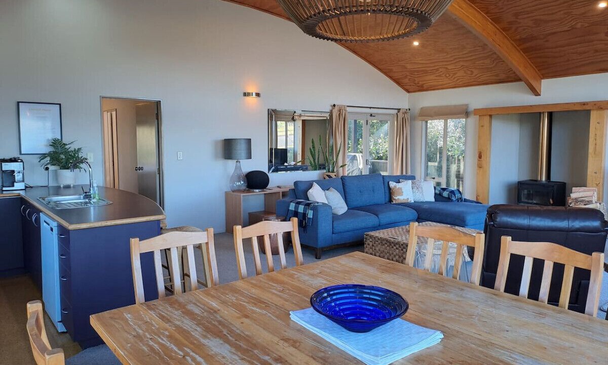 Photo of Livingroom in Acacia Bay