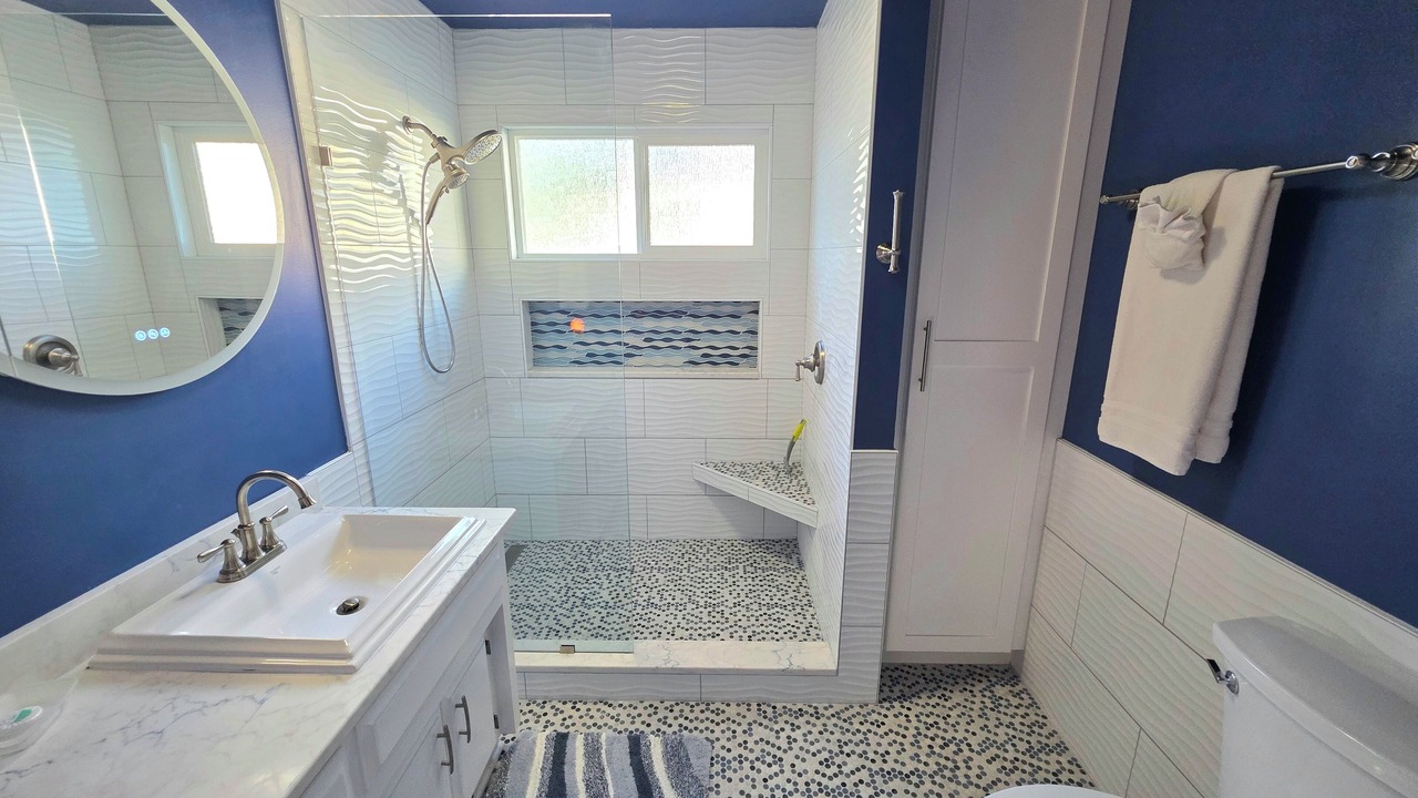 Photo of Bathroom in Harbor