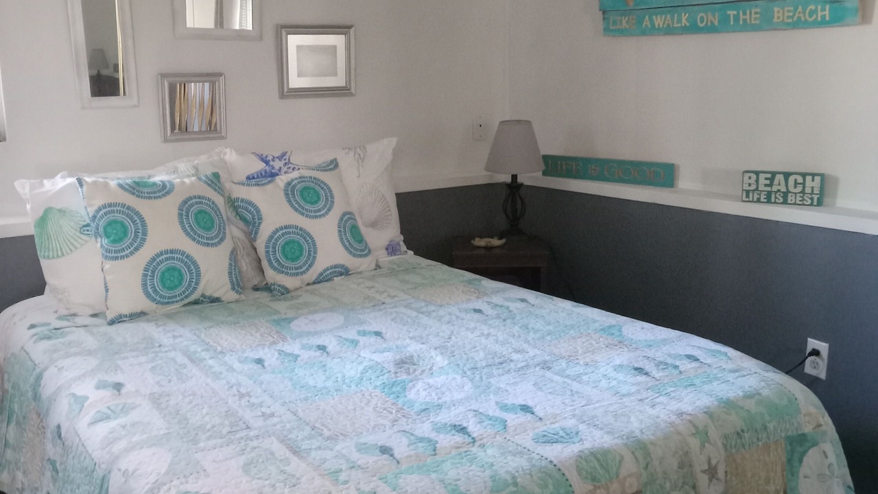 Photo of Bedroom in Calvert Beach-Long Beach