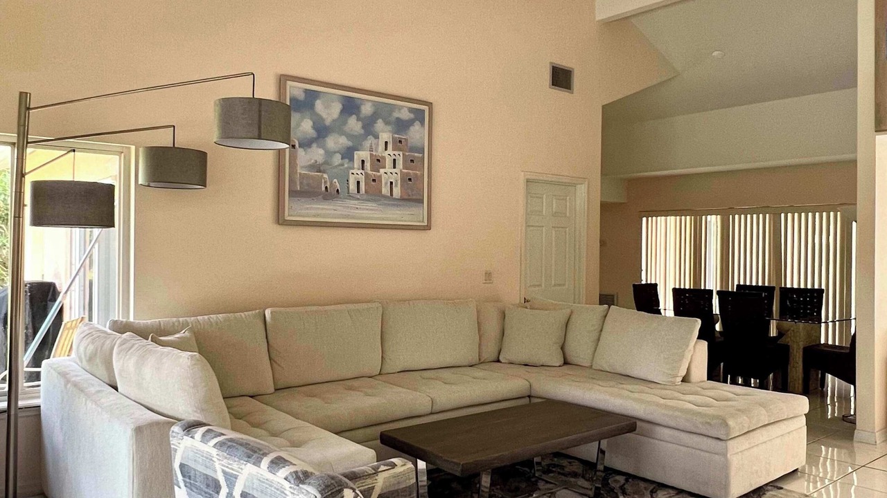 Photo of Livingroom in Groveland