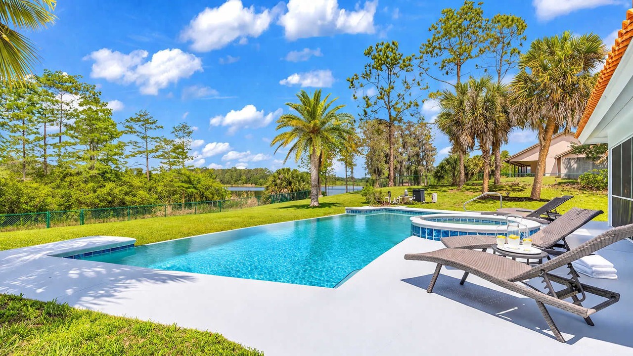 Photo of Outdoor in Groveland