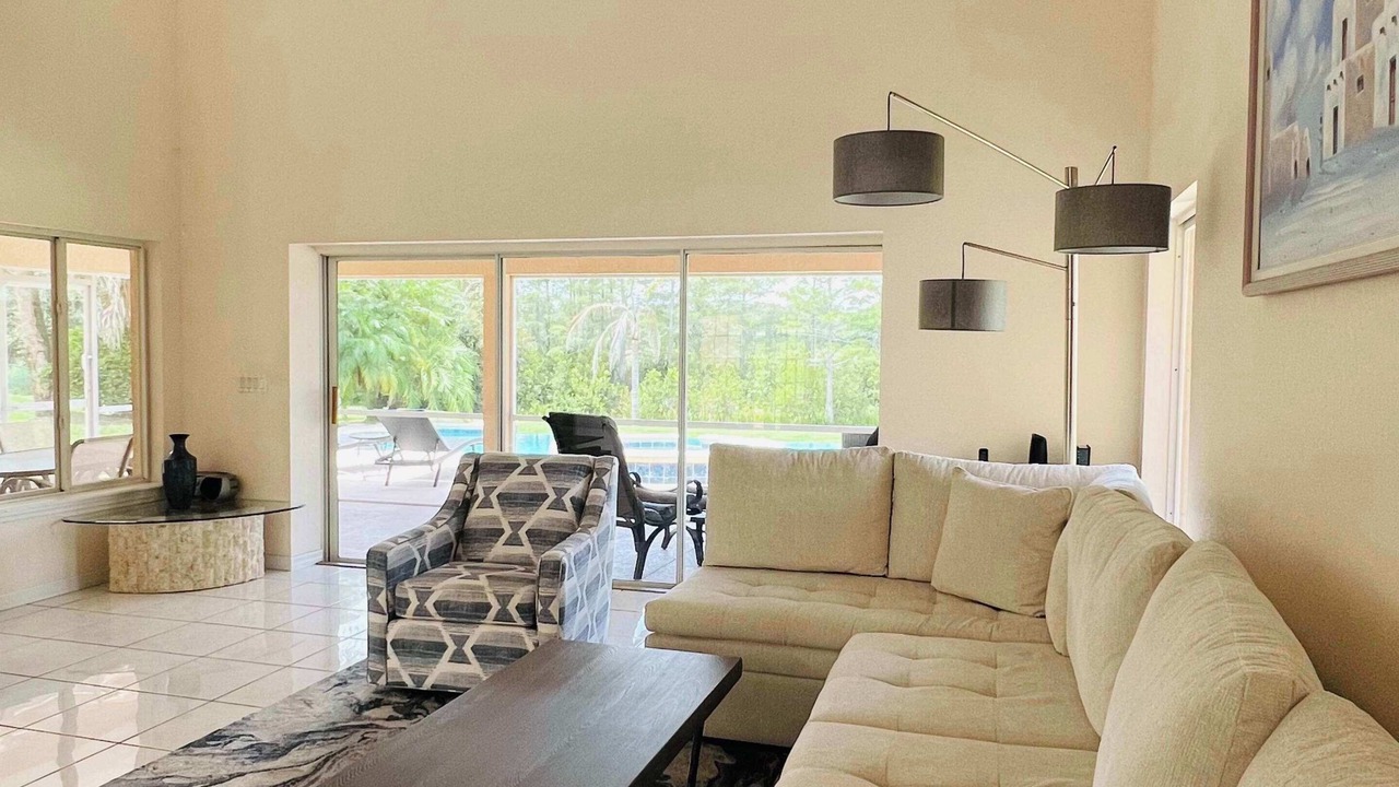 Photo of Livingroom in Groveland