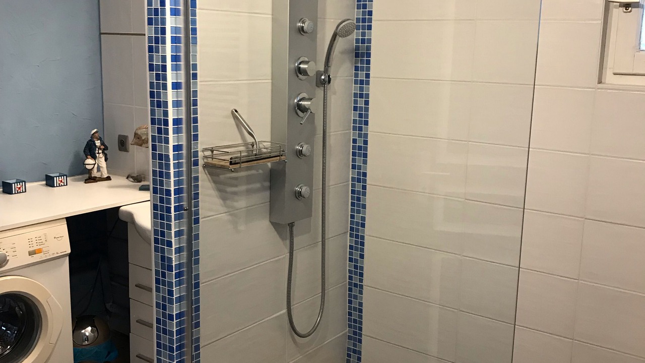Photo of Bathroom in Guilmecourt