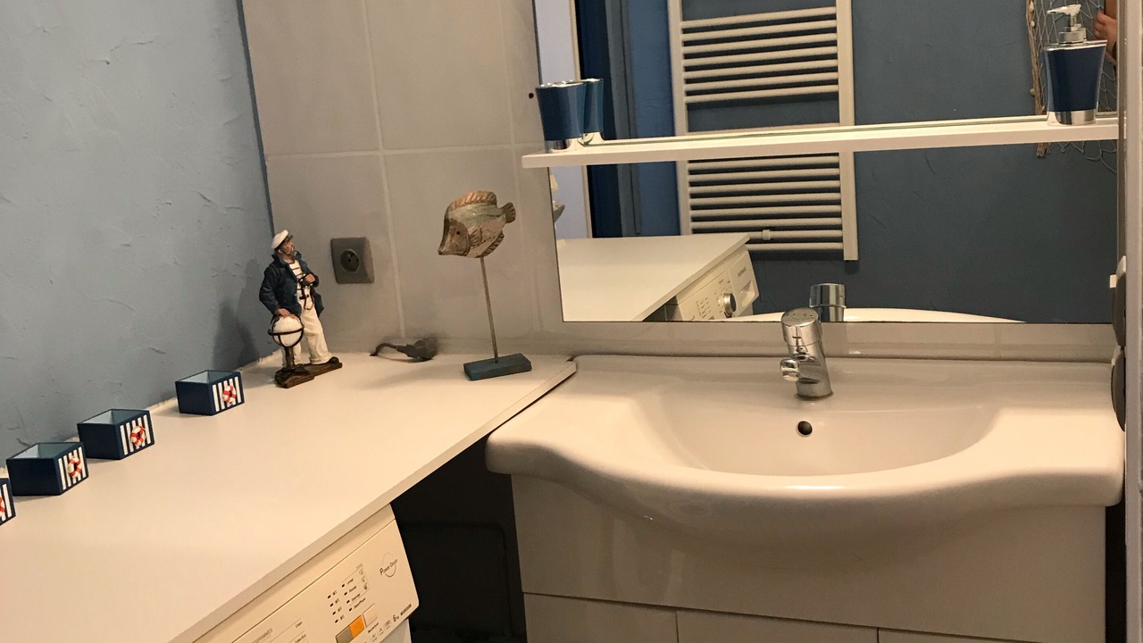 Photo of Bathroom in Guilmecourt