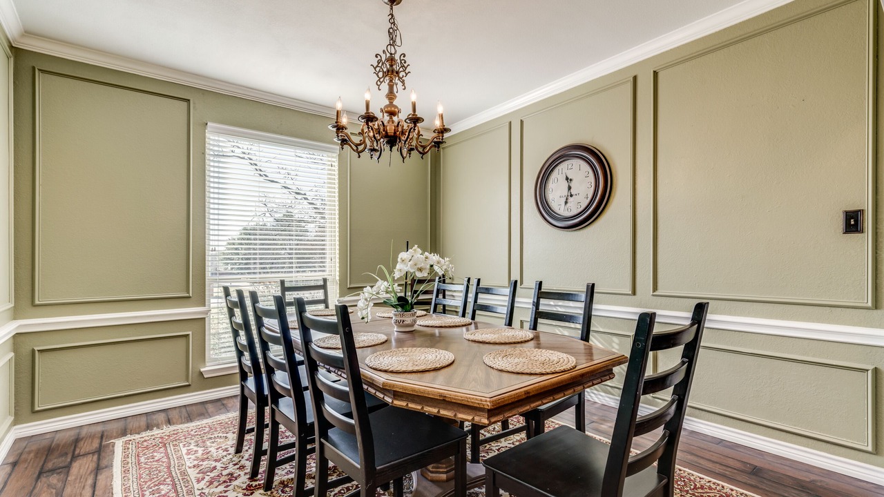 Photo of Livingroom in Southwest Arlington