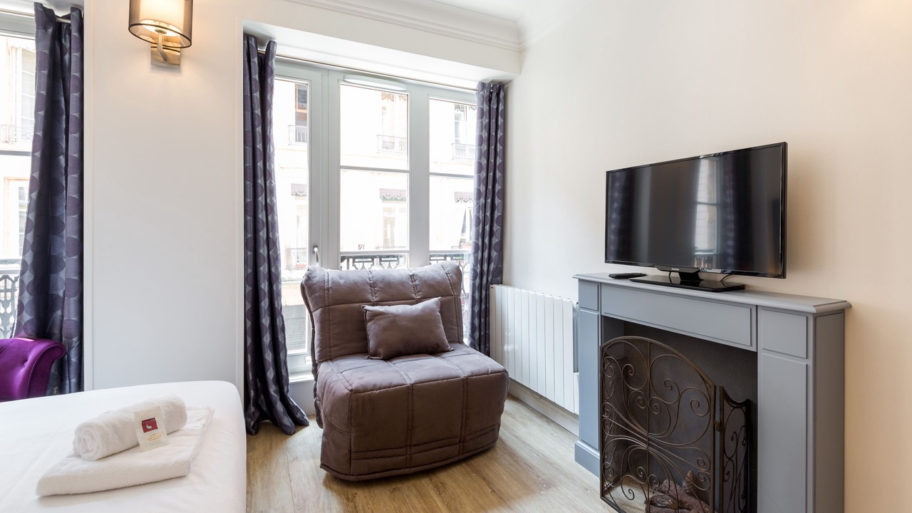Photo of Bedroom in 1st Arrondissement