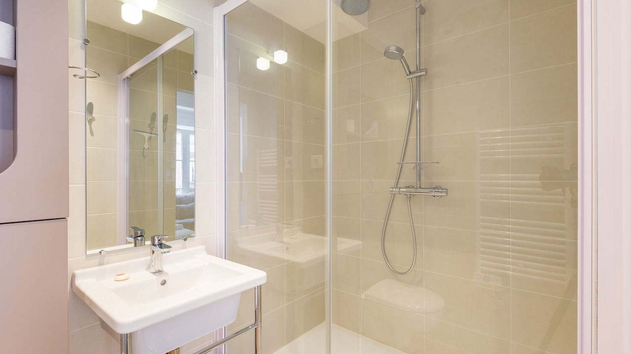 Photo of Bathroom in 1st Arrondissement